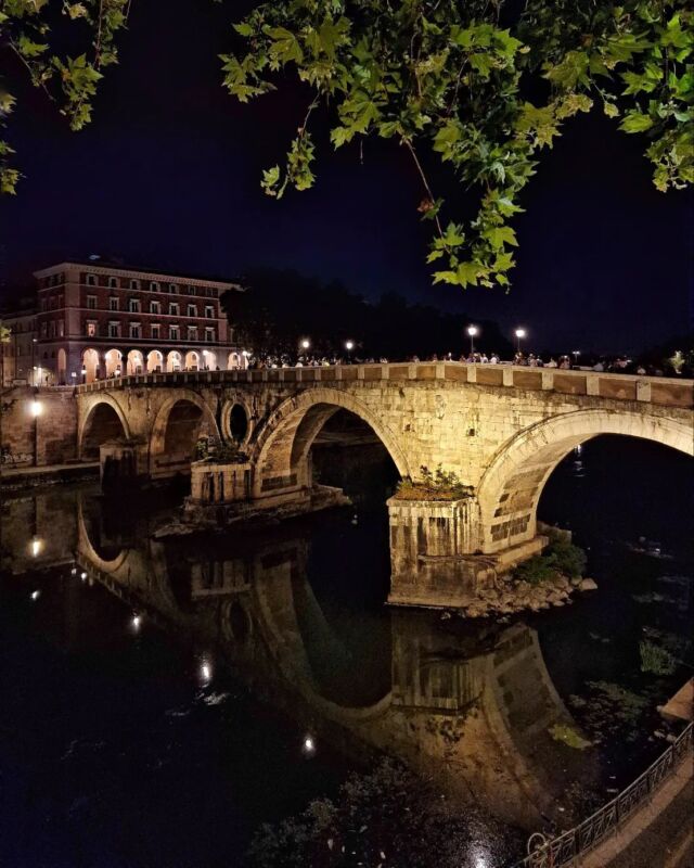 Camminare la sera, in questo periodo dell'anno, per la Città Eterna è qualcosa di meraviglioso.
 
Roma in una serata qualunque dal sapore d'estate.
___________________________________________
#RaccontandoRoma #Roma #igersroma #romanity #romeandyou #lgersLazio #rome #TheOtherRome #unlimitedrome  #beautifuldestinations #ig_italia #ig_italy #ig_rome #WithGalaxy #DailyRome #noidiroma #palatino #condenasttraveler #wonderful_places #visitrome #ig_roma #italianlandscapes #unicamenteroma #romecityworld #forbestravelguide #igersitalia #ilikeitaly #pontesisto
#instaroma
