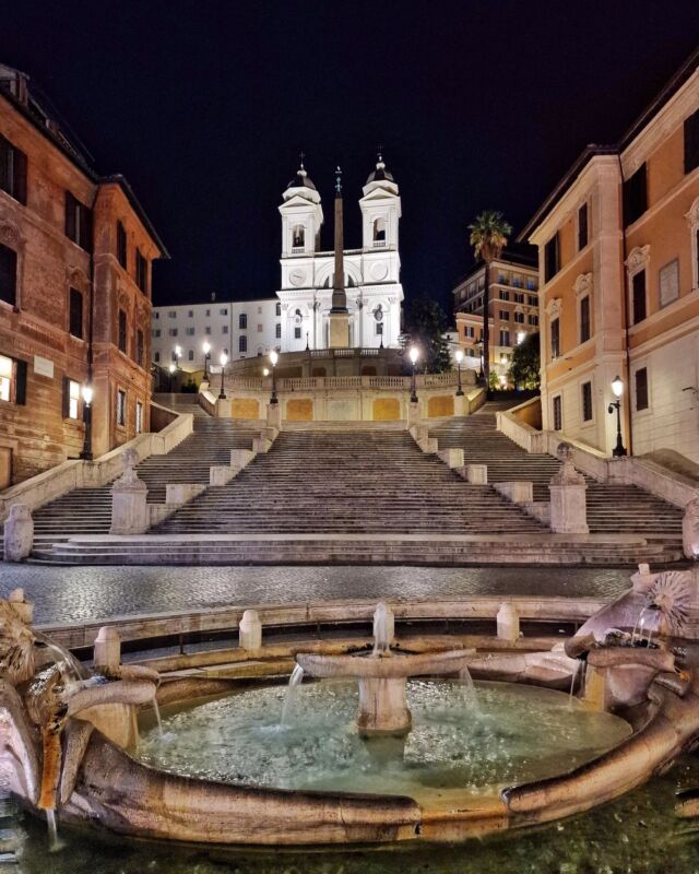 Inzia quel periodo dell'anno dove non c'è niente di più bello di una passeggiata notturna in giro per Roma.
 
Camminare di notte per le bellezze della città eterna distende la mente.
___________________________________________
#RaccontandoRoma #Roma #igersroma #romanity #romeandyou #lgersLazio #rome #TheOtherRome #unlimitedrome  #beautifuldestinations #ig_italia #ig_italy #ig_rome #WithGalaxy #DailyRome #noidiroma #condenasttraveler #wonderful_places #visitrome #ig_roma #italianlandscapes #unicamenteroma #romecityworld #forbestravelguide #igersitalia #ilikeitaly #piazzadispagna
#instaroma #trinitadeimonti #scalinataditrinitàdeimonti